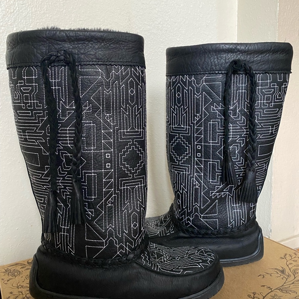 Manitobah Mukluks